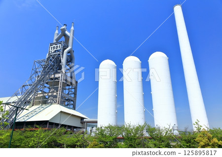 [Fukuoka Prefecture] The ruins of Higashida No. 1 blast furnace on a clear day 125895817