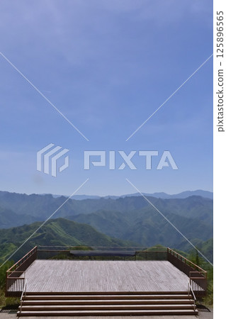 從三賀保超級森林道路的觀景台看到的山 125896565