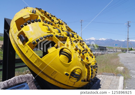 信州安曇野市梓川虹吸盾構機面灌溉設施“Jikkasegi” 125896925