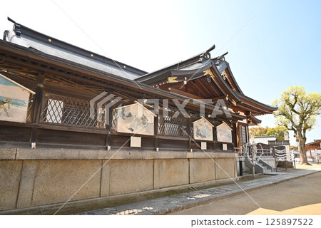 Oishi Shrine - Exterior of the main hall 125897522