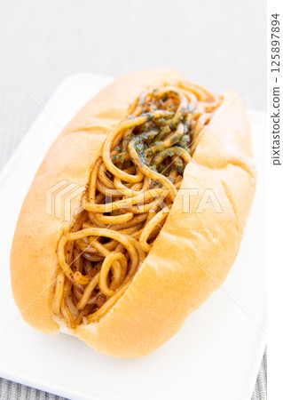 Delicious yakisoba bread 125897894