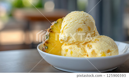 清爽夏日鳳梨冰淇淋 |黃色果肉質地 125900393