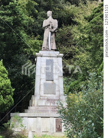 Statue of Yoshida Shoin at Mishima Shrine in Izu Statue of Yoshida Shoin at Mishima Shrine in Izu 125901515