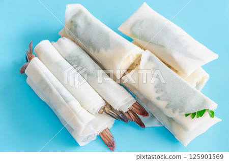 Assorted spring rolls 125901569
