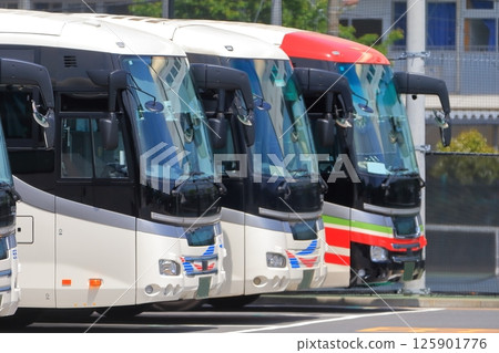 Sightseeing bus image 125901776