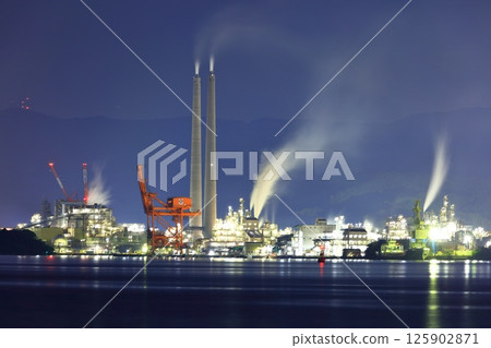 [Yamaguchi Prefecture] Night view of Shunan Petrochemical Complex 125902871
