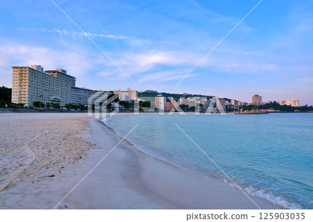 Shirahama Beach in Shirahama Town, Wakayama Prefecture 125903035