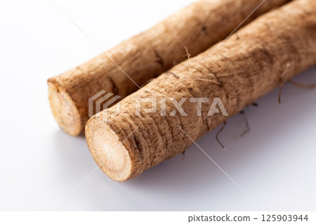 Burdock root 125903944