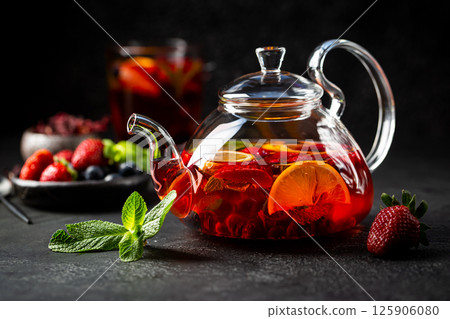Fruit red tea with berries 125906080