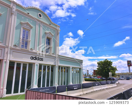 Pandorf outlet near Vienna, Austria 125909373
