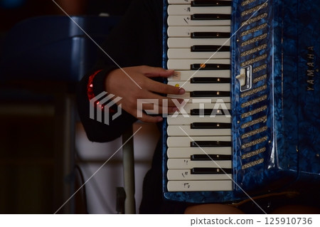 Learning presentation, children, hand, under 125910736