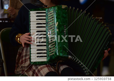 Learning presentation, children, hand, under 125910738
