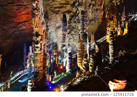 Magnificent Stalactites and Stalagmites Inside Huanglong(Yellow Dragon) Cave, Zhangjiajie, China Magnificent Stalactites and Stalagmites Inside Huanglong(Yellow Dragon) Cave, Zhangjiajie, China 125911728