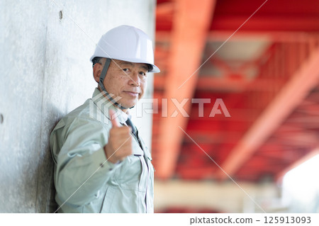 一位熱愛自己工作的資深建築經理 125913093