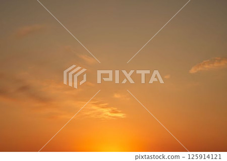 Sky dyed in sunset Sky dyed in sunset 125914121