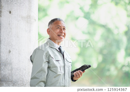 資深建築工人 125914367