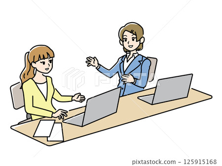 女性在工作中交談 125915168