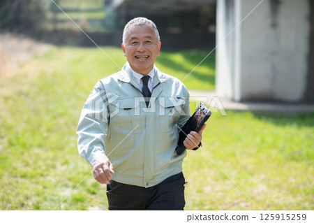 Veteran site supervisor 125915259