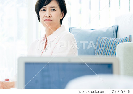Middle-aged women who are dissatisfied with their husbands 125915766