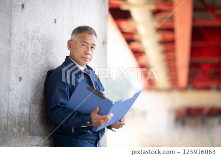 Veteran construction manager and architect Veteran construction manager and architect 125916063