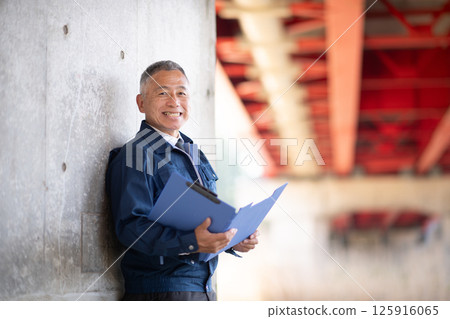 Veteran construction manager and architect 125916065