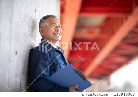Veteran construction manager and architect 125916068