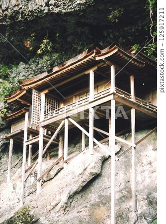 Misasa Onsen, Sanbutsu-ji Temple on Mt. Mitoku, National Treasure Ippyage Hall 125917211