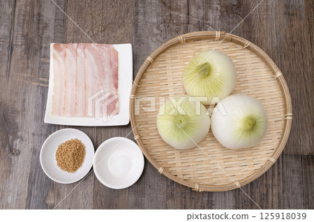製作全洋蔥湯的材料和步驟 製作全洋蔥湯的材料和步驟 125918039