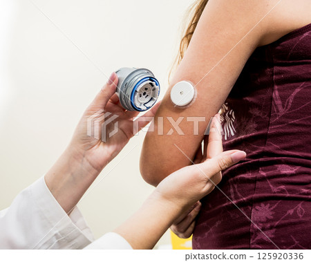 Medical device for glucose check. Continuous glucose monitoring pod. Medical device for glucose check. Continuous glucose monitoring pod. 125920336
