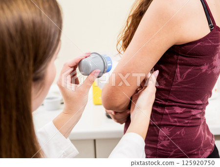 Medical device for glucose check. Continuous glucose monitoring pod. Medical device for glucose check. Continuous glucose monitoring pod. 125920750