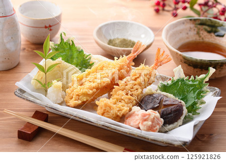 什錦天婦羅（蝦、香菇、胡蘿蔔、洋蔥、紫蘇葉） 125921826