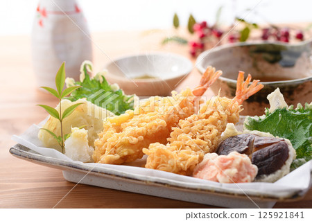 什錦天婦羅（蝦、香菇、胡蘿蔔、洋蔥、紫蘇葉） 125921841