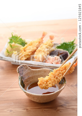 什錦天婦羅（蝦、香菇、胡蘿蔔、洋蔥、紫蘇葉） 125921845