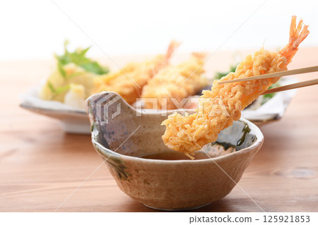 什錦天婦羅（蝦、香菇、胡蘿蔔、洋蔥、紫蘇葉） 125921853