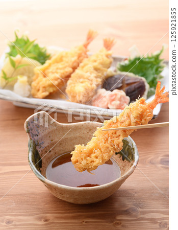 什錦天婦羅（蝦、香菇、胡蘿蔔、洋蔥、紫蘇葉） 125921855