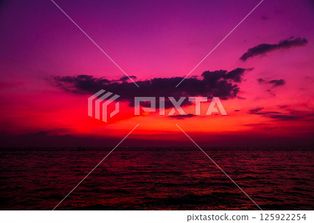 Beautiful tropical beach. Sunrises and sunsets. Ocean. 125922254