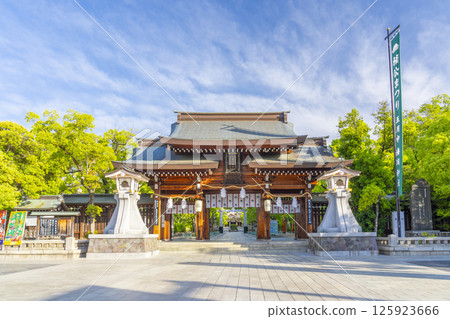 Minatogawa Shrine - The magnificent main gate Minatogawa Shrine - The magnificent main gate 125923666