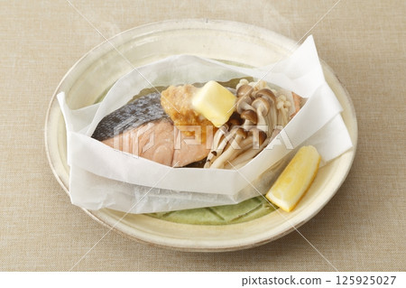 Steaming Autumn Salmon Wrapped and Grilled Steaming Autumn Salmon Wrapped and Grilled 125925027