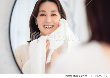 年輕女性，肖像，美的形象 125925117