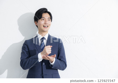 一個男人思考 一個男人思考 125925547
