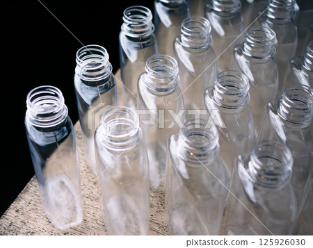 bottling, mineral water, plastic bottle 125926030