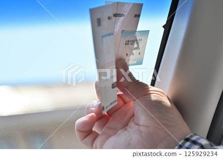 貼有檢驗標籤的車主 - 定期檢驗(車輛檢驗) 貼有檢驗標籤的車主 - 定期檢驗(車輛檢驗) 125929234