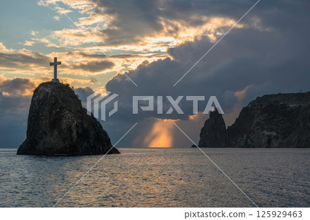Georges rock at sunset. Crimean Peninsula. 125929463