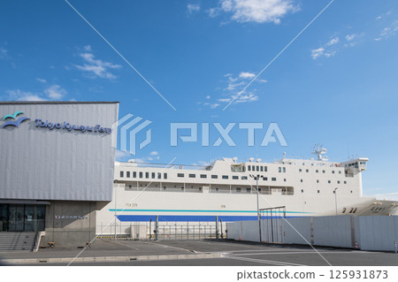 [東京九州渡輪，濱湯號從橫須賀港出發前往新門司港之前] 125931873