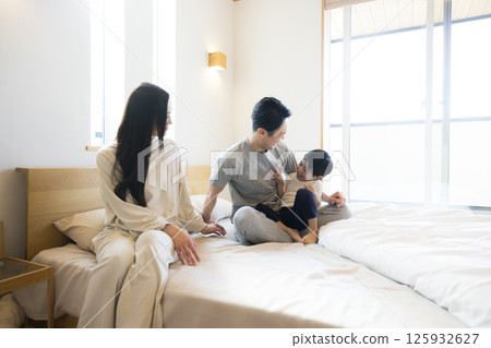 Bedroom family 125932627