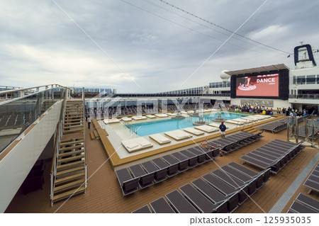 郵輪寬敞的屋頂甲板/MSC Meraviglia 郵輪寬敞的屋頂甲板/MSC Meraviglia 125935035