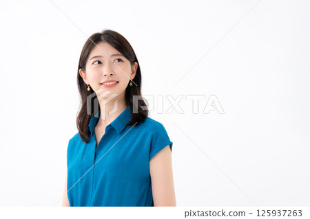 Female portrait 125937263