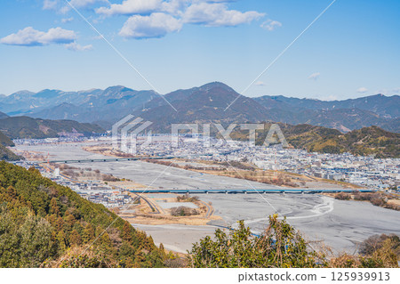 從圓山花園看到的靜岡市的街景（靜岡縣） 125939913