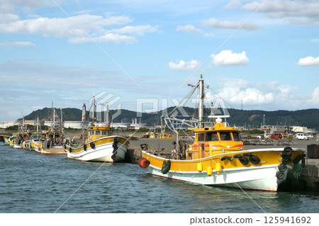 Scenery of the fishing port: Closed day at Tatsugahama Fishing Port, Arita City, Wakayama Prefecture 125941692