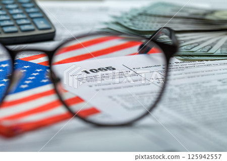 Income tax with instruction. Tax payment and filing concept Income tax with instruction. Tax payment and filing concept 125942557